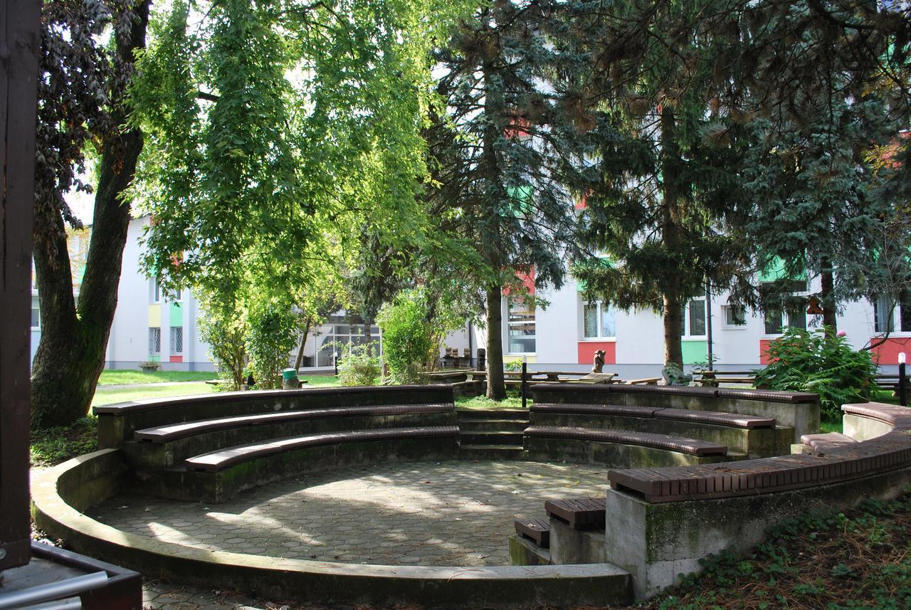 Dijaski Dom Bezigrad Ljubljana Hostel Exterior foto